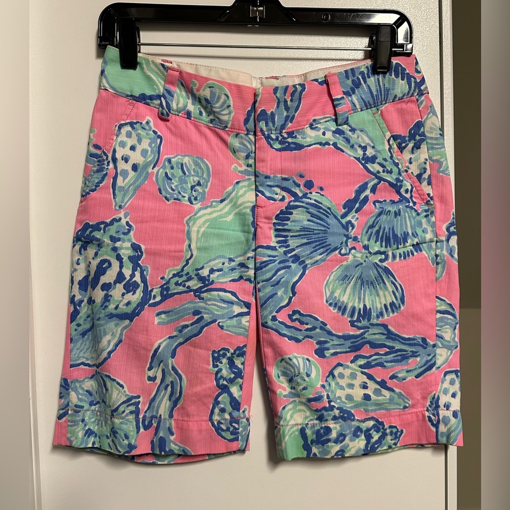 Ladies Bermuda shorts